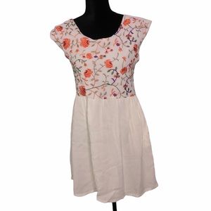 Forever 21 Floral Embroidery White Sun Dress S